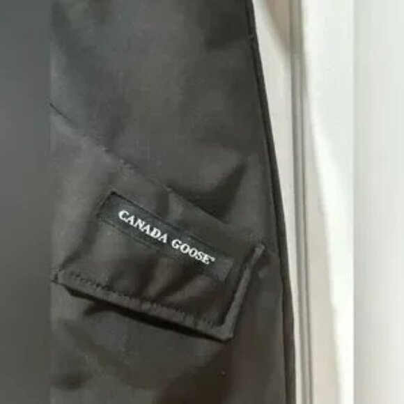 Canada Goose Kensington Parka - size Medium - Picture 5 of 5